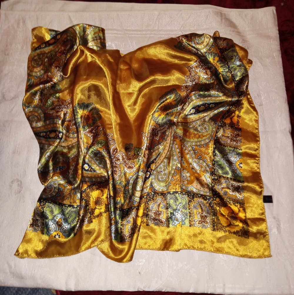 Rodeo Drive Elegant Gold and Green Paisley Scarf